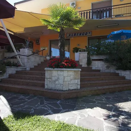 Tavernetta Otel Castelnuovo del Garda